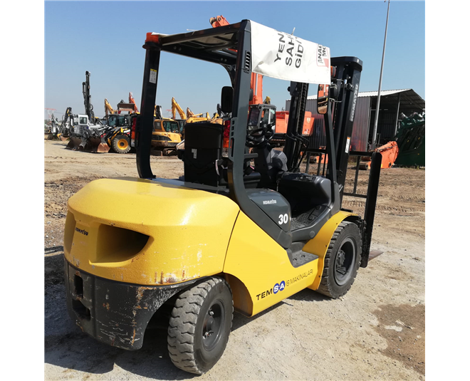 YK Leasing İkinci El 2014 Model Komatsu FD30T17 Tip Dizel Forklift