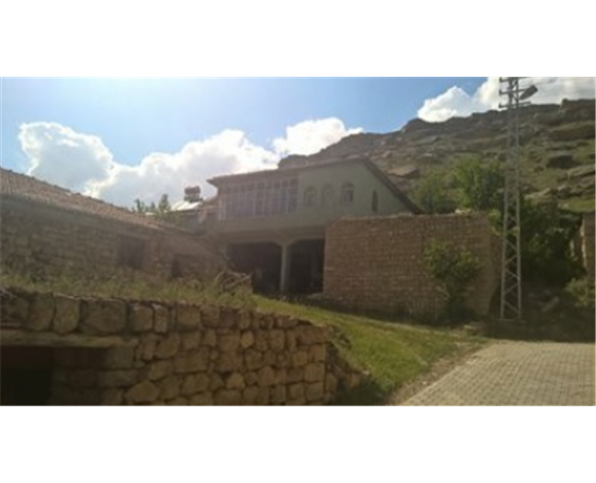 YK Leasing İkinci El KAYSERİ PINARBAŞI�NDA SATILIK KARGİR EV, AHIR VE